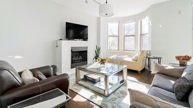 720 W Evergreen Ave in Chicago, IL - Building Photo - Building Photo