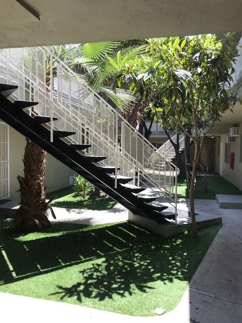 626 E Chevy Chase Dr, Unit 03 in Glendale, CA - Foto de edificio - Building Photo