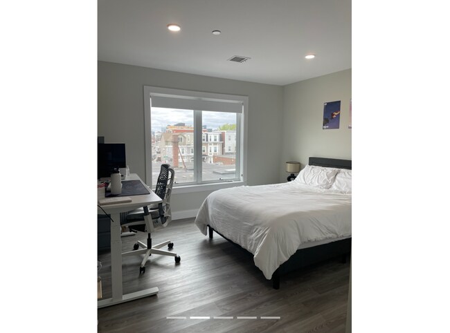 206 Old Colony Ave, Unit 303 in Boston, MA - Foto de edificio - Building Photo