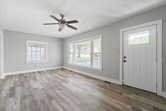 727 Monroe St in Clarksville, TN - Building Photo - Building Photo