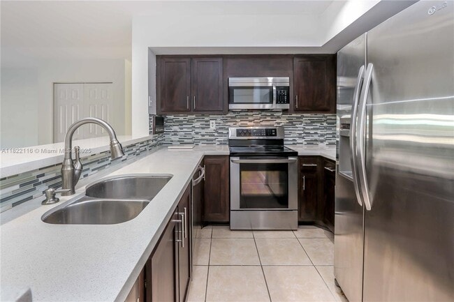 8299 Balgowan Rd in Miami Lakes, FL - Foto de edificio - Building Photo