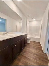 1112 Wildflower St in Ennis, TX - Building Photo - Building Photo