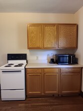 44 Maple Ave in Cortland, NY - Foto de edificio - Building Photo