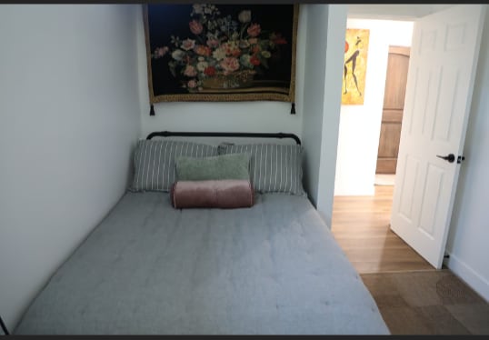 3751 Hillcrest Dr in Los Angeles, CA - Building Photo - Building Photo