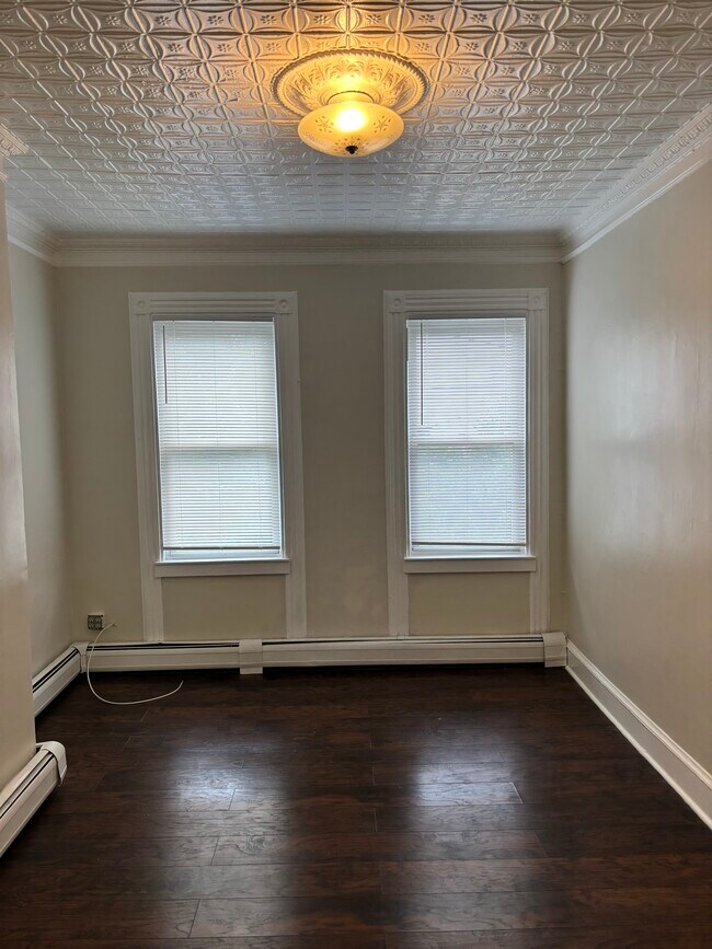 708 6th St in Union City, NJ - Building Photo - Building Photo