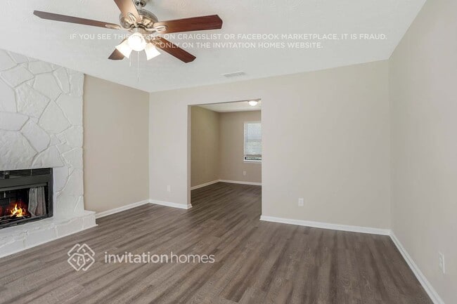 680 Wood Path Ct, Unit 3rd floor unit in Stone Mountain, GA - Building Photo - Building Photo