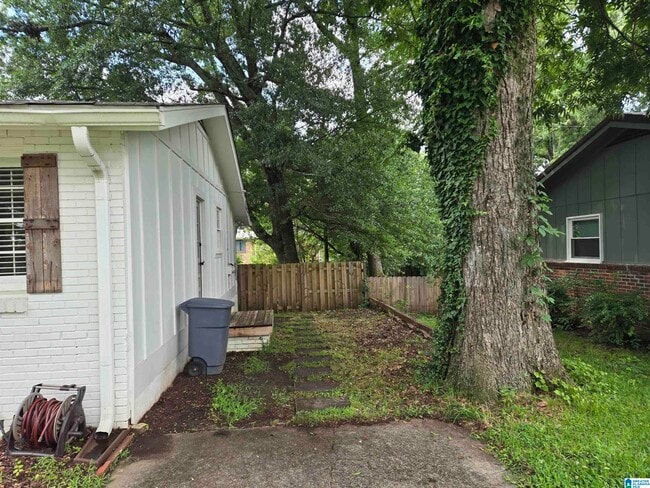 property at 109 Knoll Crest Dr