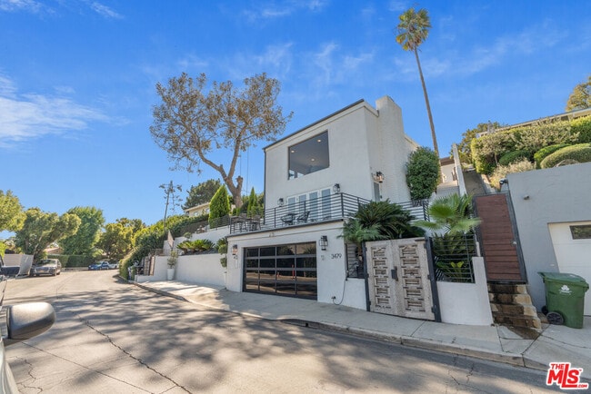 3479 Wonder View Dr in Los Angeles, CA - Building Photo - Building Photo
