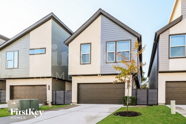 434 S Centro Cir in Shenandoah, TX - Building Photo - Building Photo