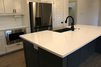 941 Tesslynn Ave in Godley, TX - Building Photo - Building Photo