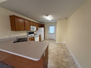 1924 Muncie Ave, Unit 5 in Louisville, KY - Building Photo - Building Photo