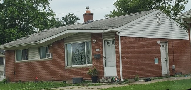 property at 805 Hemphill Rd