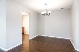 1782 Gloucester Ct in Wheaton, IL - Building Photo - Building Photo
