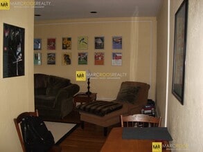 1999 Commonwealth Ave, Unit 24 in Boston, MA - Building Photo - Building Photo
