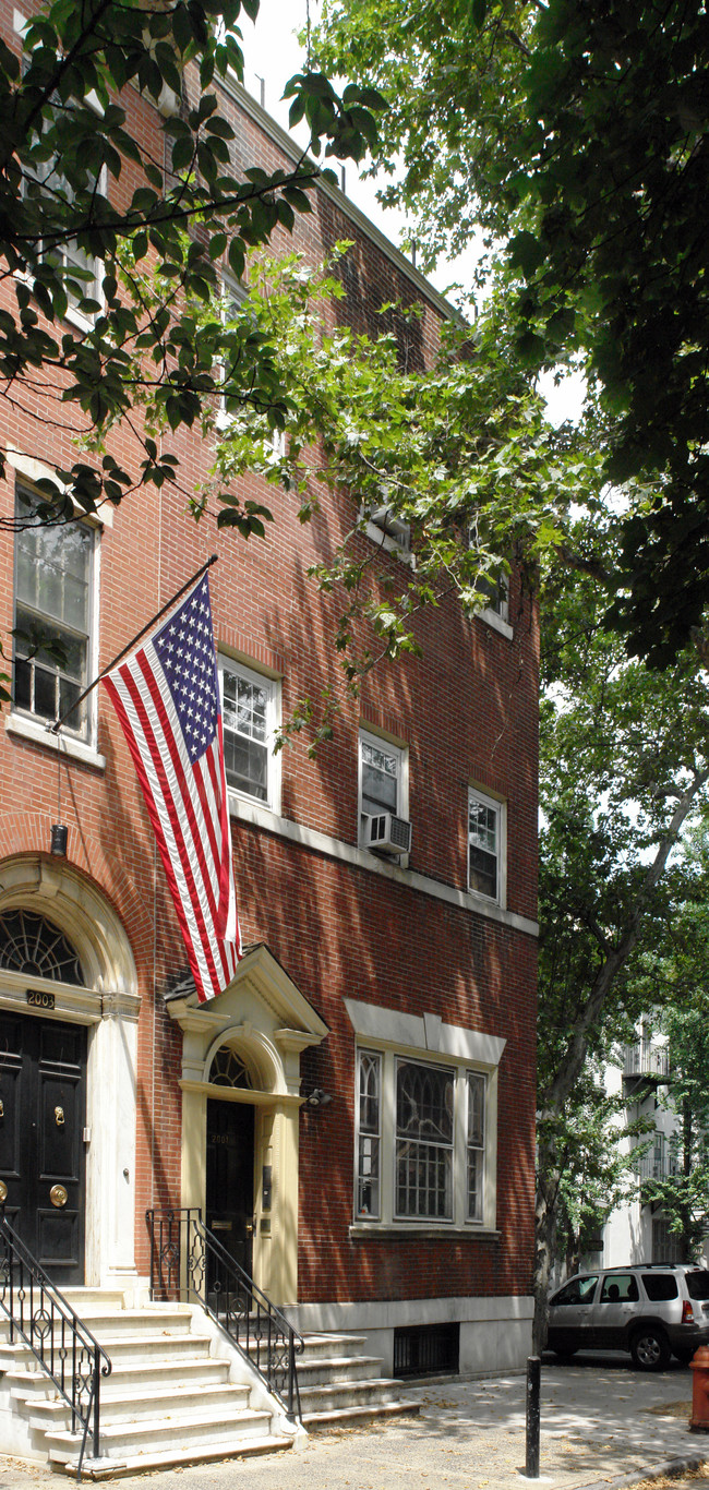 2001 Delancey Pl in Philadelphia, PA - Building Photo - Building Photo