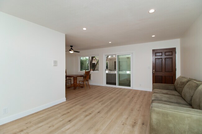 3637 Glendon Ave in Los Angeles, CA - Building Photo - Building Photo