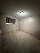 10814 Potter St in Omaha, NE - Building Photo - Building Photo