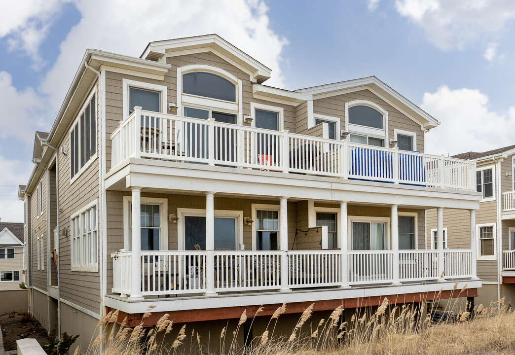 221 Beachfront in Manasquan, NJ - Building Photo