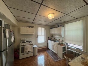 18 Waldo St, Unit #2 in Somerville, MA - Building Photo - Building Photo