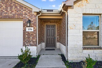 20706 Southern Wds Blvd in Roman Forest, TX - Foto de edificio - Building Photo
