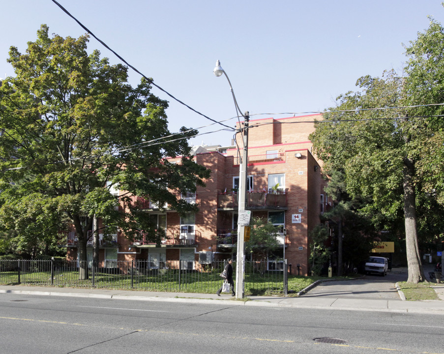 Wigwamen Terrace in Toronto, ON - Building Photo