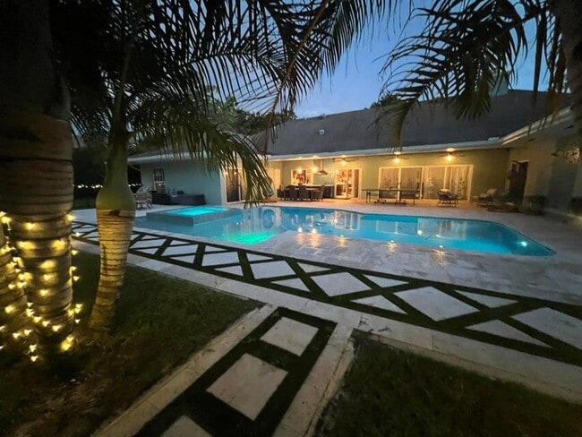 13172 Doubletree Cir in Wellington, FL - Building Photo - Building Photo