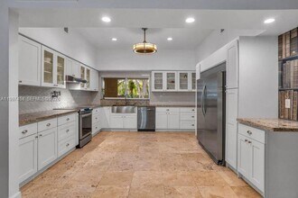 7405 SW 79th Ct in Miami, FL - Building Photo - Building Photo