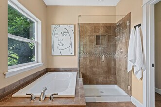 7321 NE 8th Ave, Unit A in Portland, OR - Building Photo - Building Photo