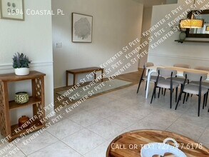 1594 Coastal Pl in Dunedin, FL - Building Photo - Building Photo