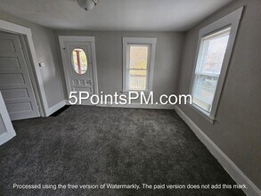 379 E 162nd St in Cleveland, OH - Building Photo - Building Photo