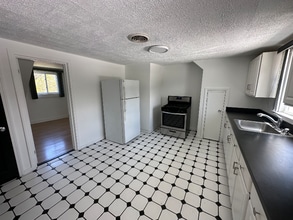 14 Thill St in West Haven, CT - Building Photo - Building Photo