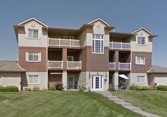 920 W Cherry St in North Liberty, IA - Building Photo - Building Photo