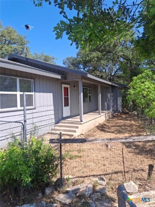 253 N Scenic Loop in Canyon Lake, TX - Building Photo