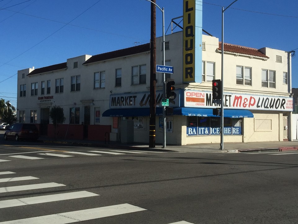 2200 S Pacific Ave in San Pedro, CA - Building Photo