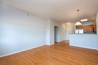 15 Enterprise Ct in Jersey City, NJ - Building Photo - Building Photo