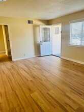 8320 Davona Dr in Dublin, CA - Building Photo - Building Photo