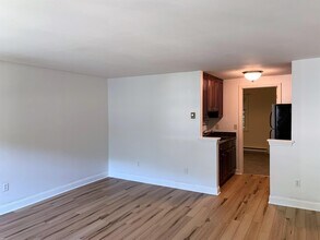 93 Henry Law Ave in Dover, NH - Building Photo - Building Photo