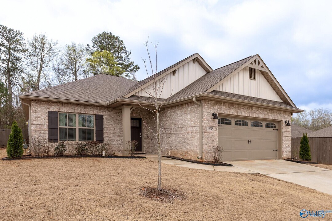 29746 Copperpenny Drive NW in Harvest, AL - Building Photo