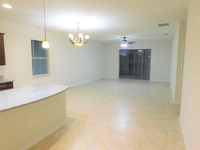 3520 Starkey Dr in Kissimmee, FL - Building Photo - Building Photo