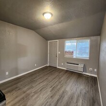 1046 S Wisconsin Ave in Casper, WY - Building Photo - Building Photo