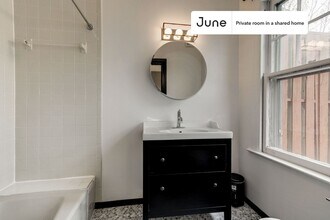 Private bedroom in 7 bed/3.5 bath Home in Washington, DC - Building Photo - Building Photo