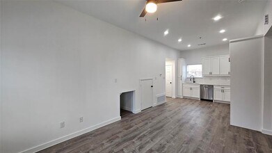 2817 Vinnie St-Unit -C in Greenville, TX - Foto de edificio - Building Photo