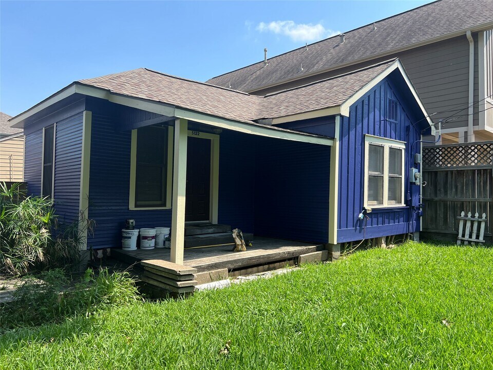 5122 Larkin St in Houston, TX - Building Photo