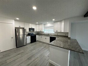 101 Cavalry Cir in League City, TX - Building Photo - Building Photo