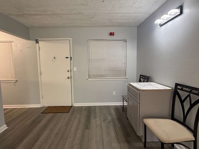 209 Miracle Strip Pkwy in Mary Esther, FL - Building Photo - Building Photo