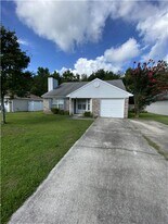 11 Blue Gill Ln in Pooler, GA - Building Photo