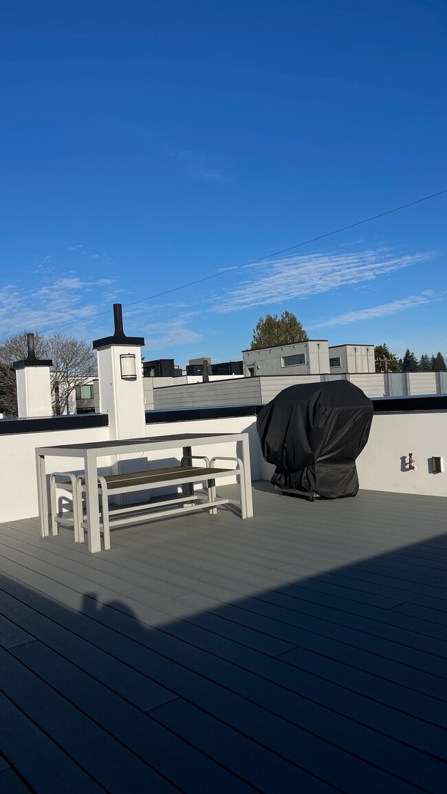 9042 18th Ave SW, Unit B in Seattle, WA - Building Photo - Building Photo