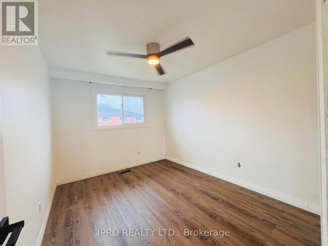 4118 Woodington Dr in Mississauga, ON - Building Photo - Building Photo