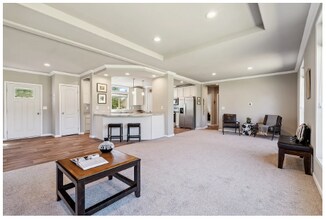 1682 Markham Rd in Hood River, OR - Building Photo - Building Photo