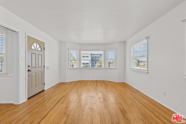 6238 La Tijera Blvd in Los Angeles, CA - Building Photo - Building Photo